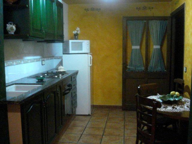 Allotjaments Rurals Can Pere Petit Santa Pau Room photo