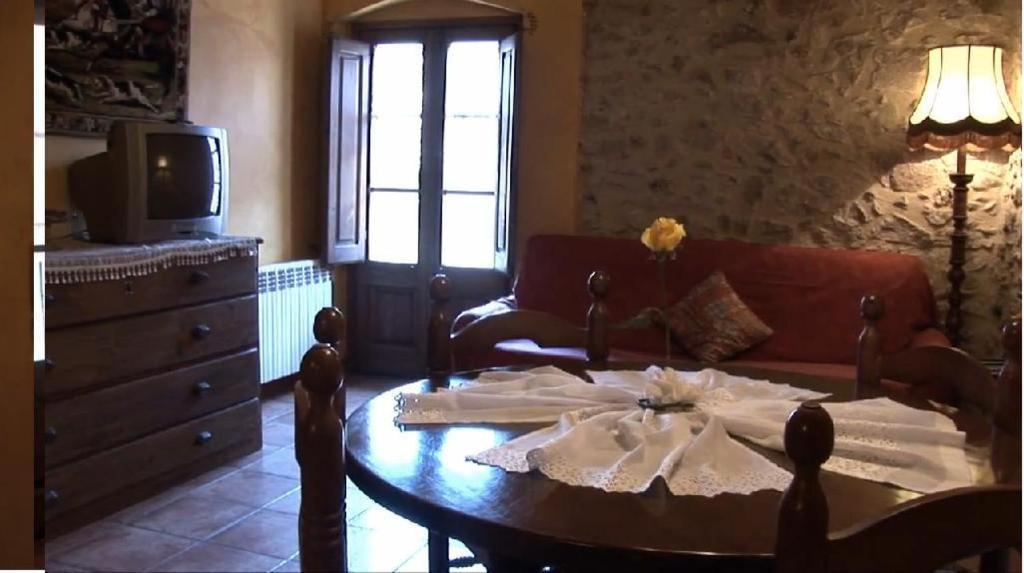 Allotjaments Rurals Can Pere Petit Santa Pau Room photo